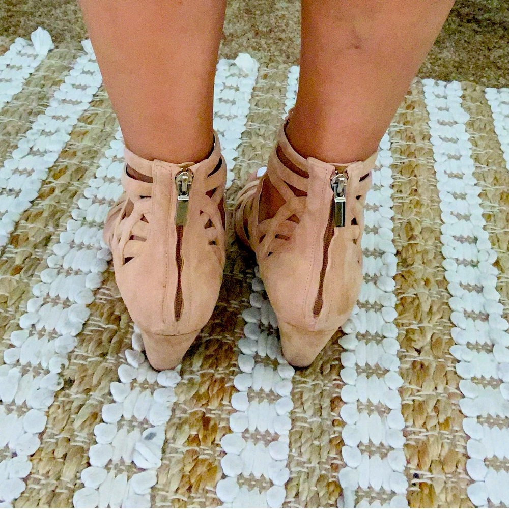 Kenneth Cole Pink Nude Lace up Suede Wedges
